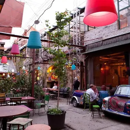 Authentic In The Jewish Quarter Budapest
