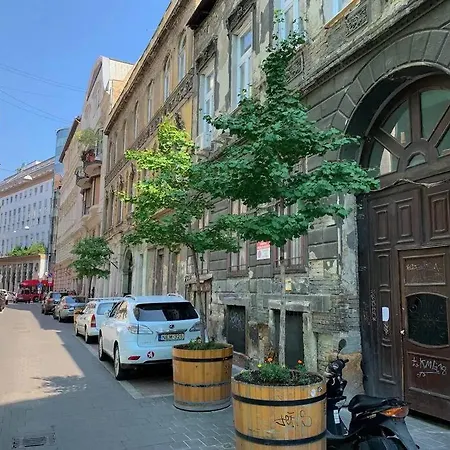 Authentic In The Jewish Quarter * Budapest